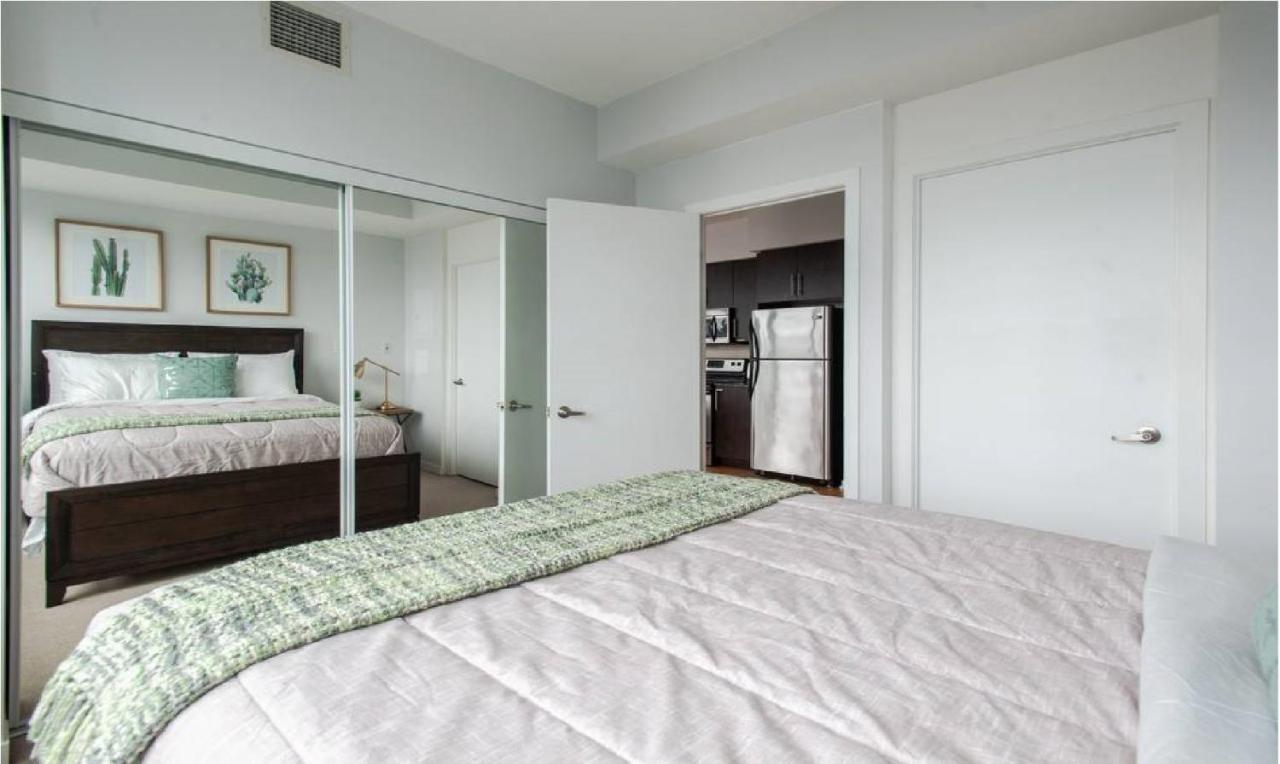Toronto Downtown Core Two Bedroom Condo With Cn Tower View, Free Parking Extérieur photo