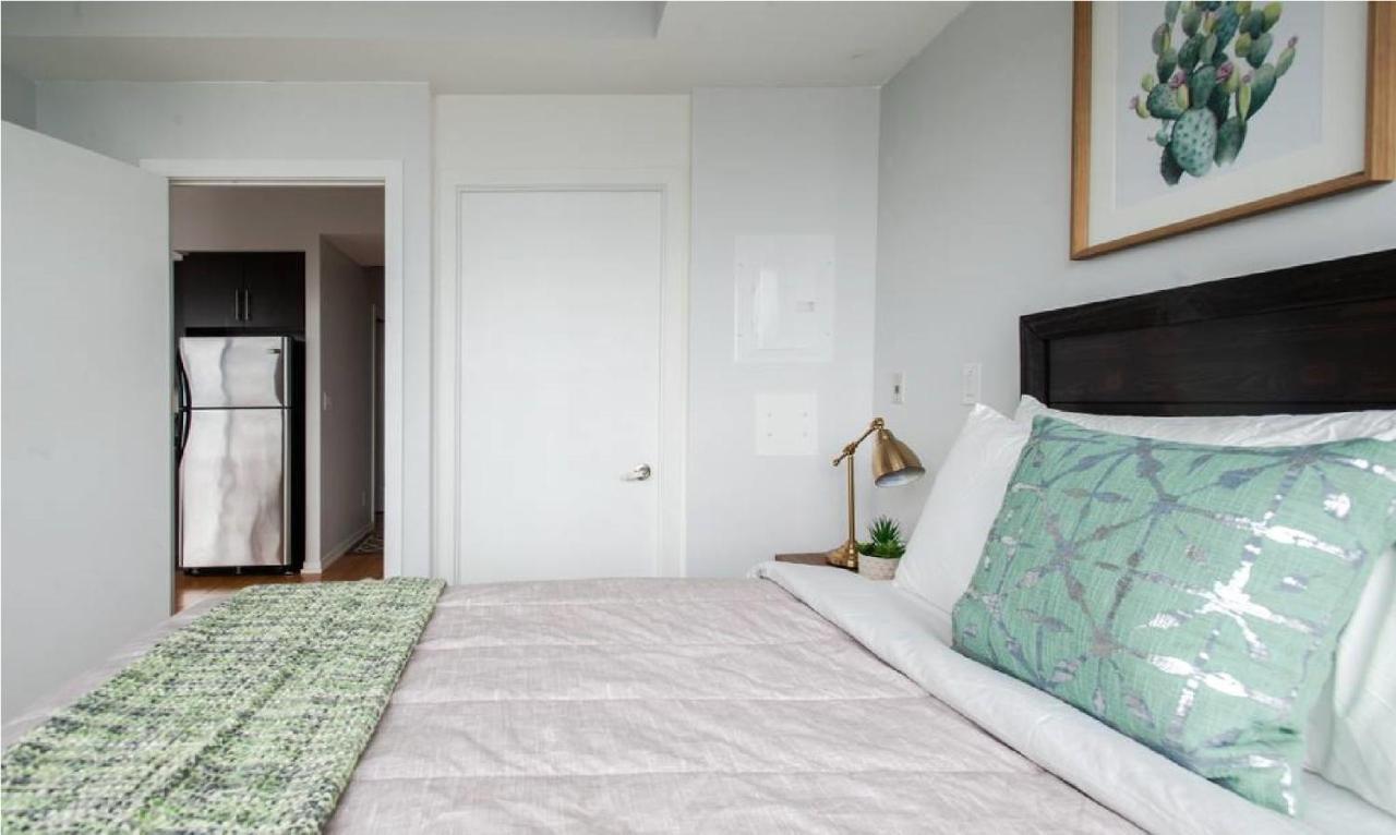 Toronto Downtown Core Two Bedroom Condo With Cn Tower View, Free Parking Extérieur photo